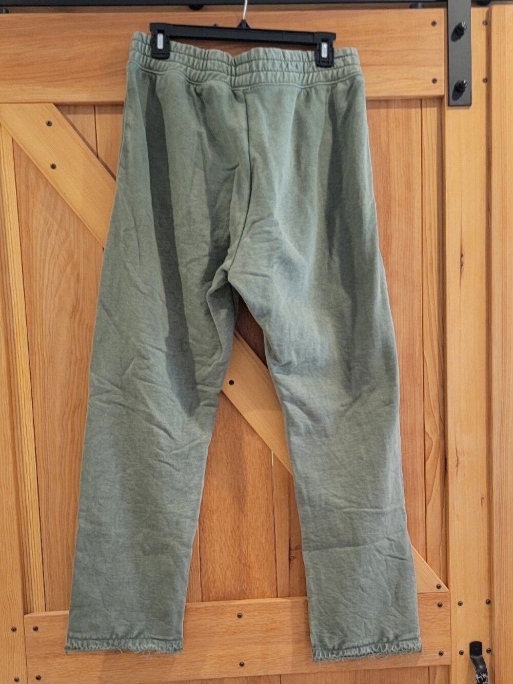 Offline by Aerie Army Green Sweatpants - Medium - Picture 3 of 8